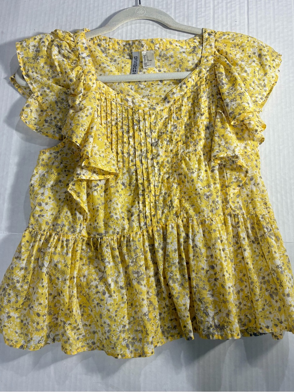 DIVIDED H&M FLORAL RUFFLE TOP - Picture 2 of 15